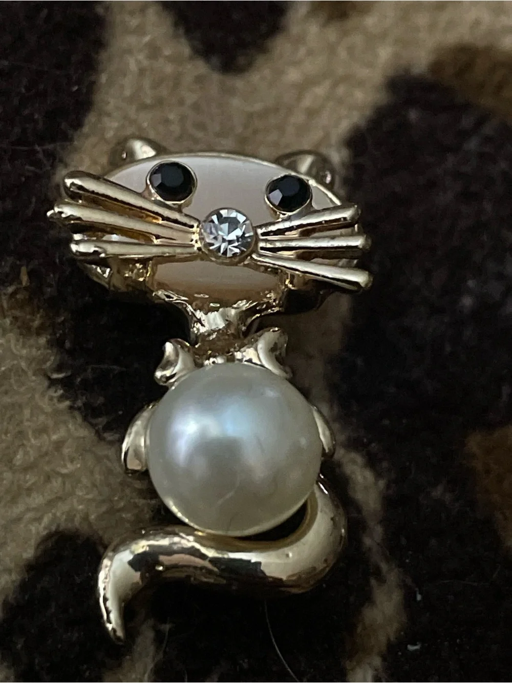 Gold Cat Pin Brooch with Pearl Accent